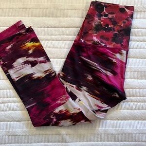 Lululemon Pigment Wind Berry Rumble Multi/ PoppyWunder Under Hi Rise Crop Size 6